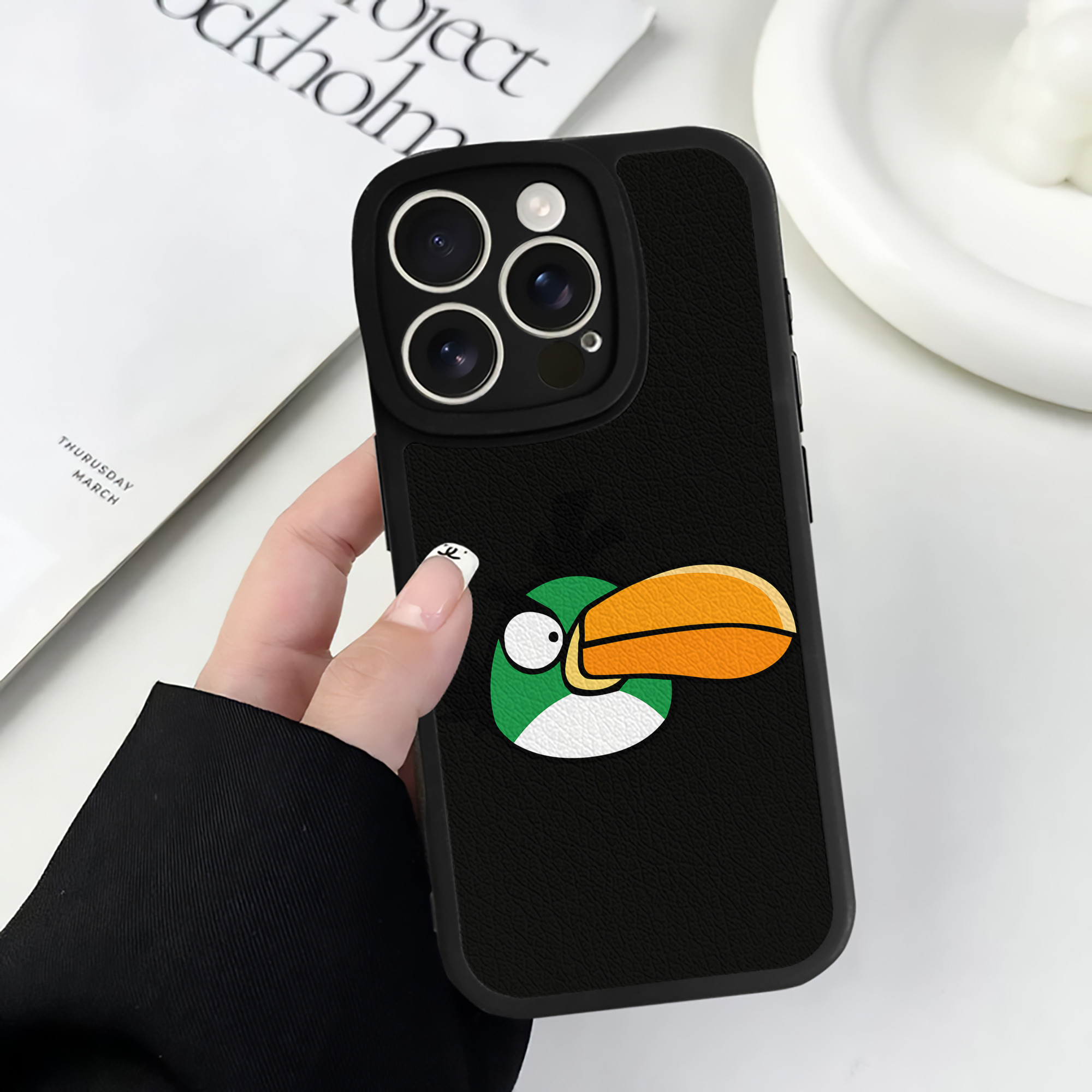 （画像用） Angry Birds アングリーバード 【iPhone 16シリーズ対応】シリコンスマホケース（レザー調） 材質：シリコン